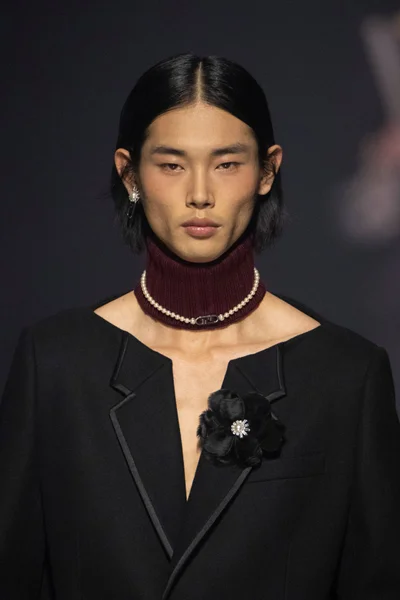 Look 50
